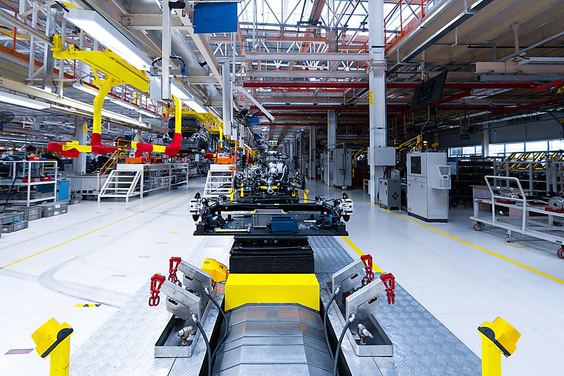 Ligne d'assemblage automobile automatisée